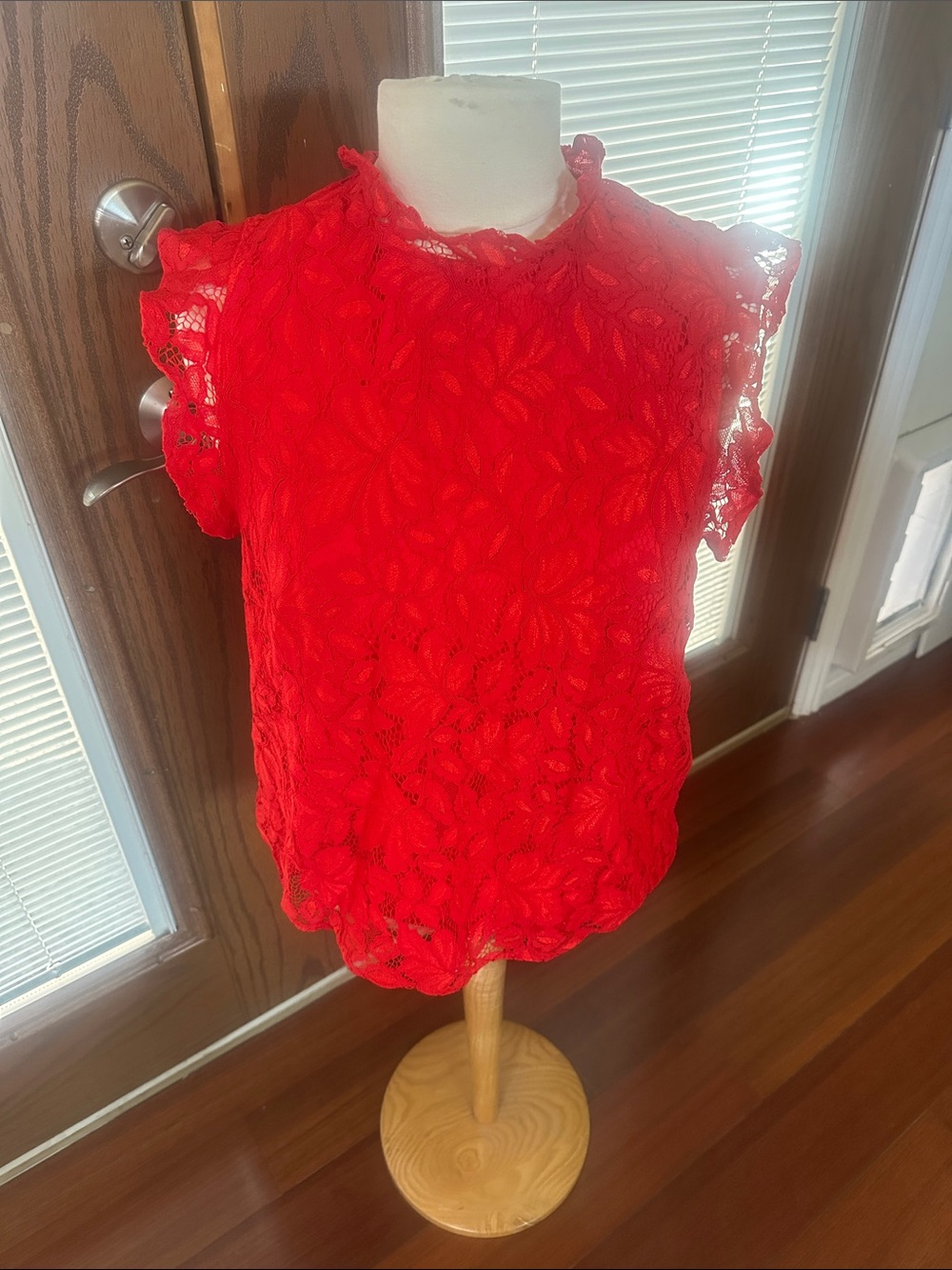 H&M Red Floral Lace Flutter Sleeve Top